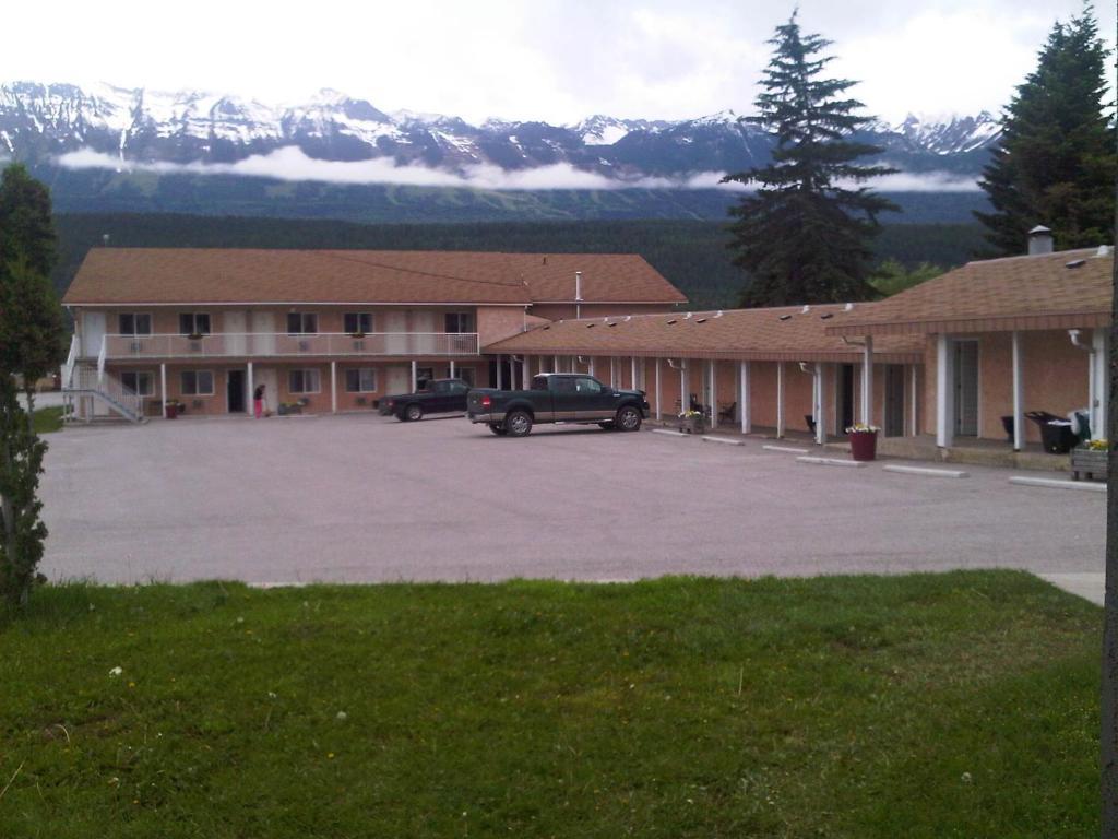Selkirk Inn Голден Екстер'єр фото
